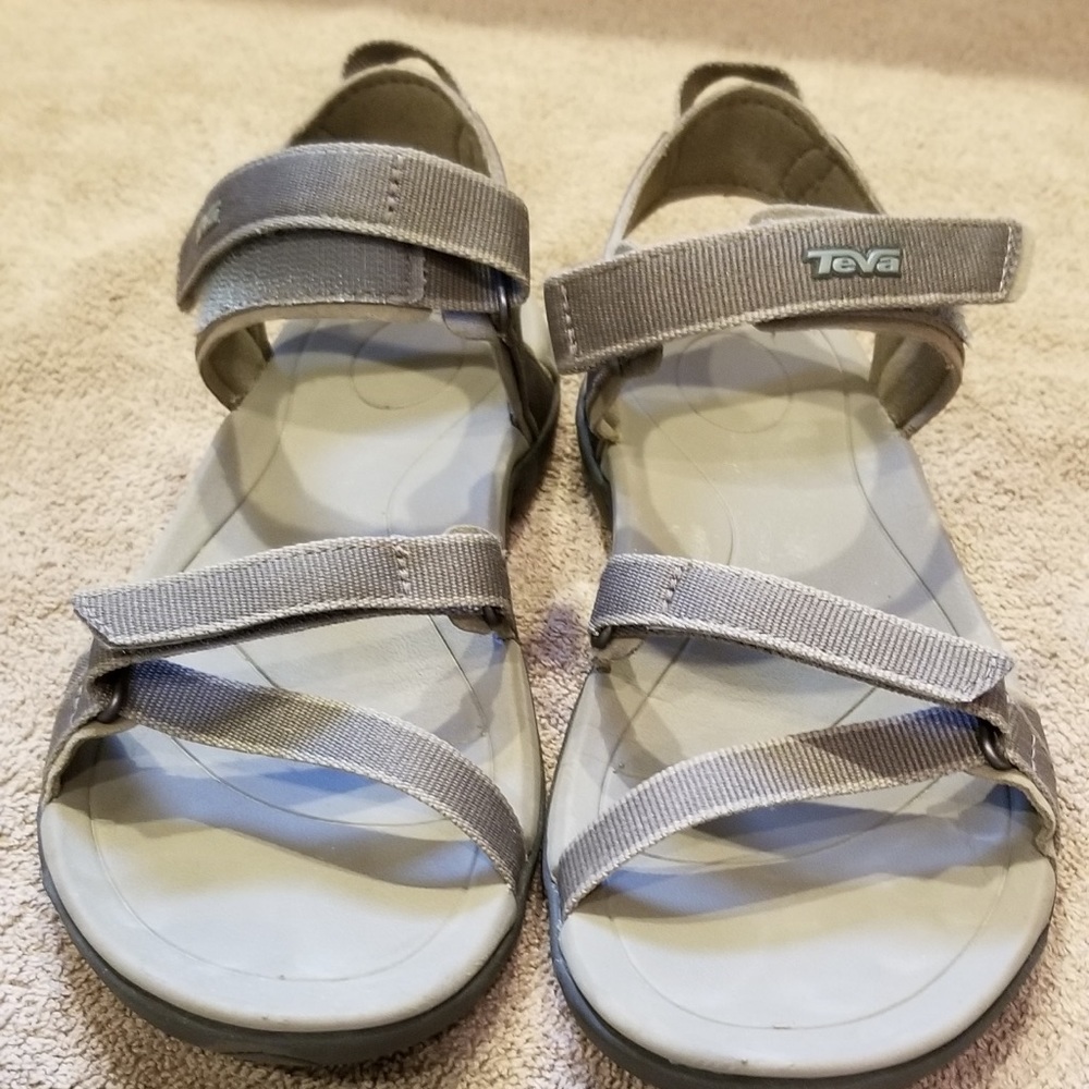 Teva brand sandals woman’s size 7
